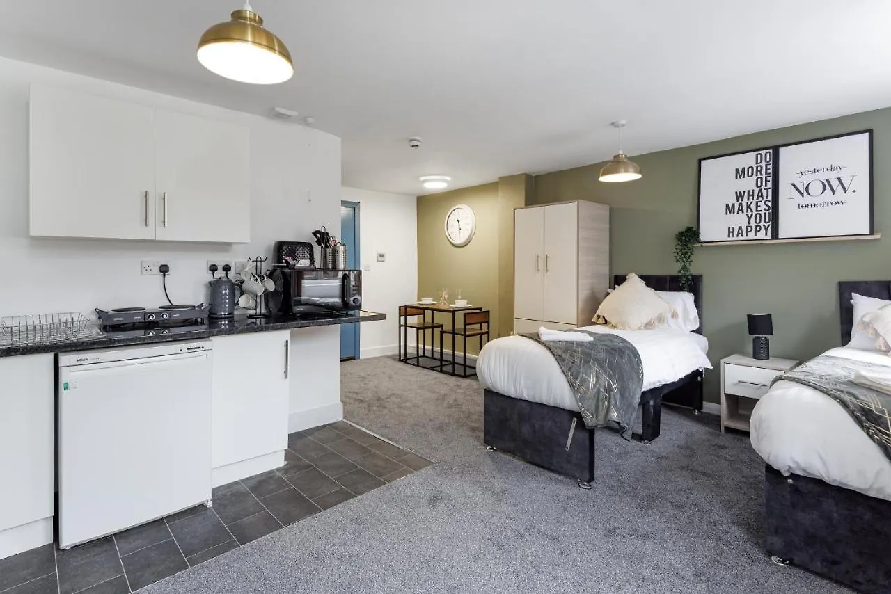 City Centre Studio 3 With Kitchenette, Free Wifi And Smart Tv With Netflix By Yoko Property Middlesbrough